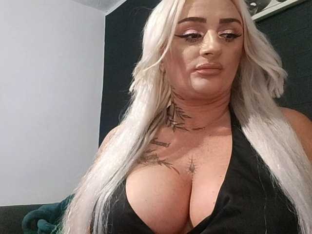 AnastasiaBlond live cam on BongaCams