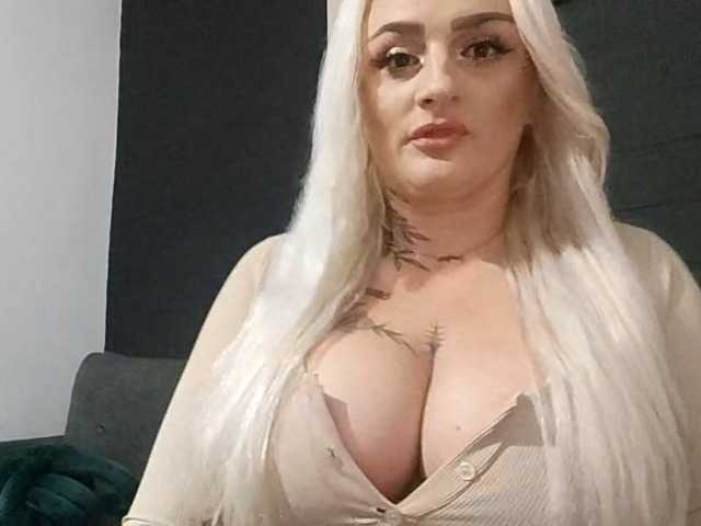 AnastasiaBlond live cam on BongaCams
