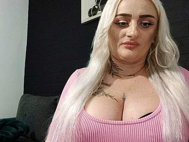 AnastasiaBlond live cam on BongaCams