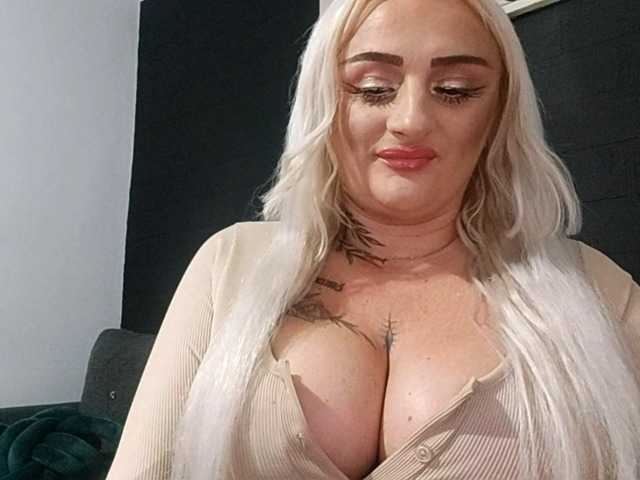 AnastasiaBlond live cam on BongaCams