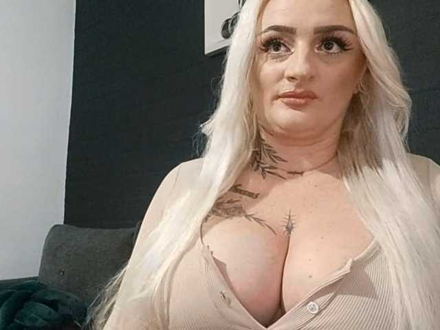 AnastasiaBlond live cam on BongaCams