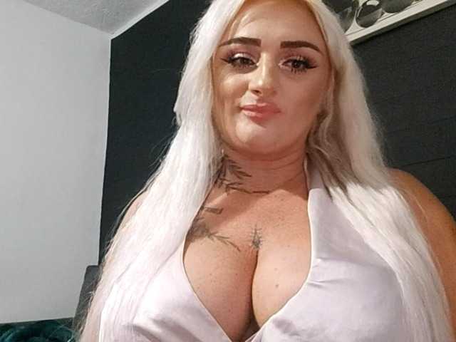 AnastasiaBlond live cam on BongaCams