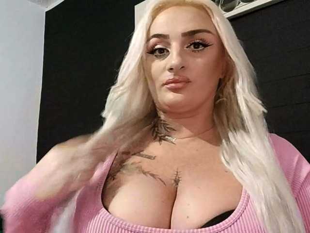 AnastasiaBlond live cam on BongaCams