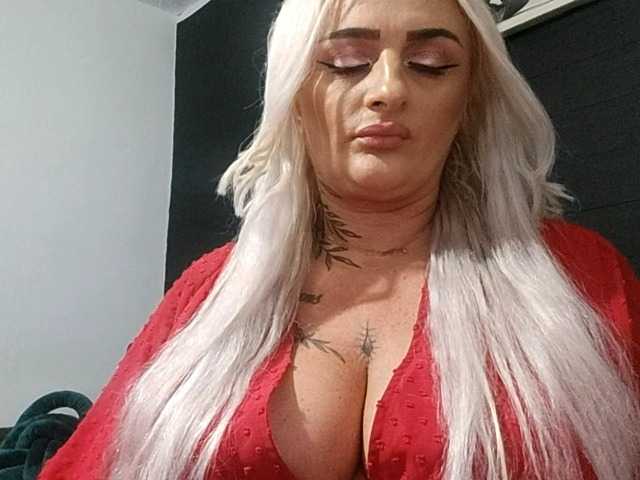 AnastasiaBlond live cam on BongaCams
