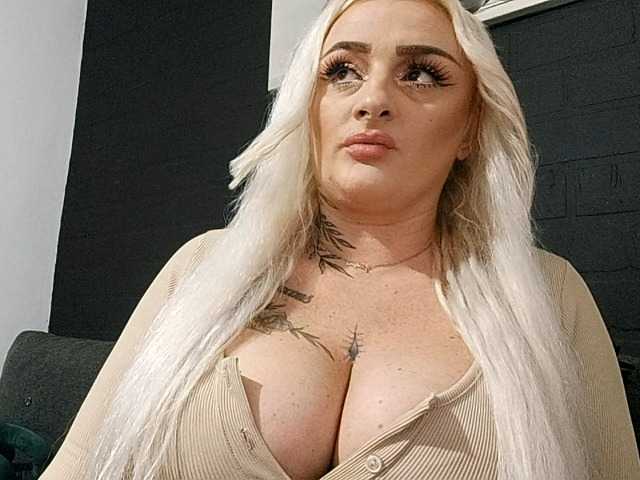 AnastasiaBlond live cam on BongaCams