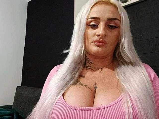 AnastasiaBlond live cam on BongaCams