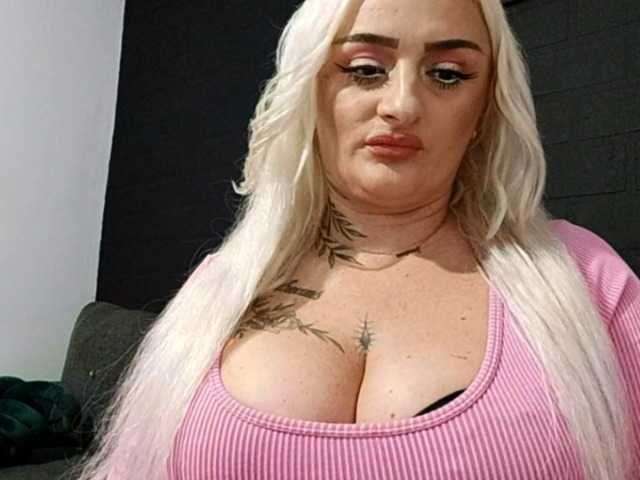 AnastasiaBlond live cam on BongaCams