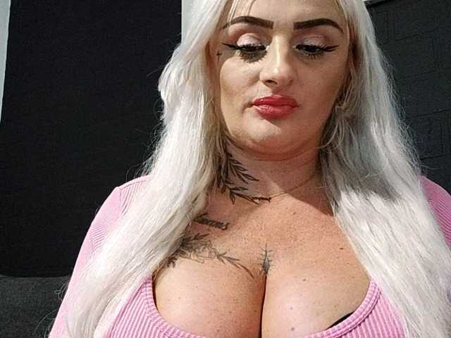 AnastasiaBlond live cam on BongaCams