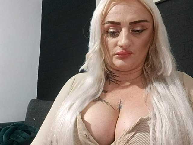 AnastasiaBlond live cam on BongaCams