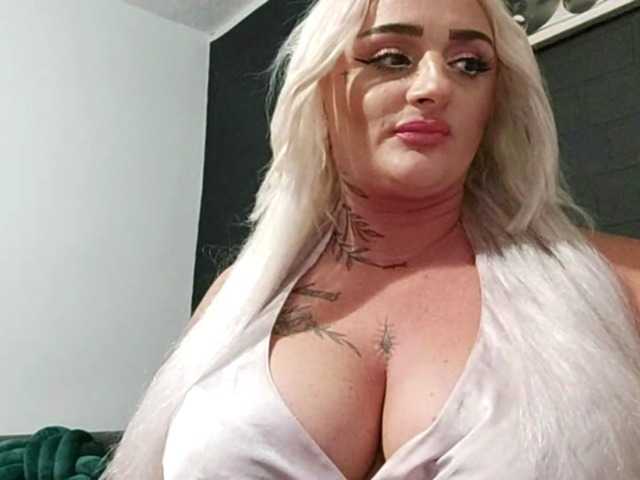 AnastasiaBlond live cam on BongaCams
