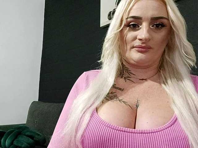AnastasiaBlond live cam on BongaCams