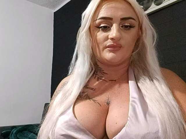AnastasiaBlond live cam on BongaCams
