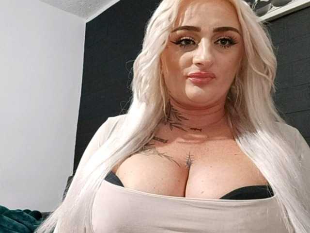 AnastasiaBlond live cam on BongaCams