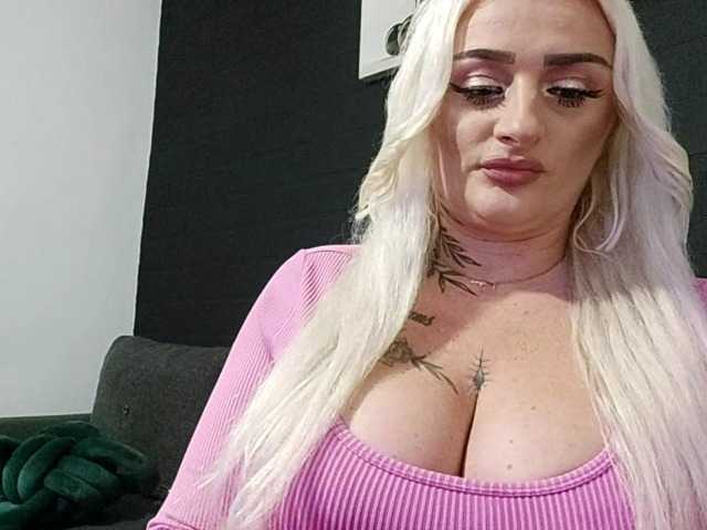 AnastasiaBlond live cam on BongaCams