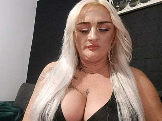 AnastasiaBlond live cam on BongaCams