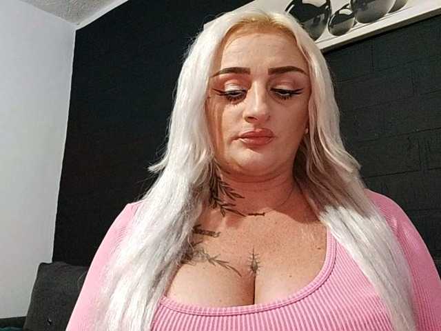 AnastasiaBlond live cam on BongaCams