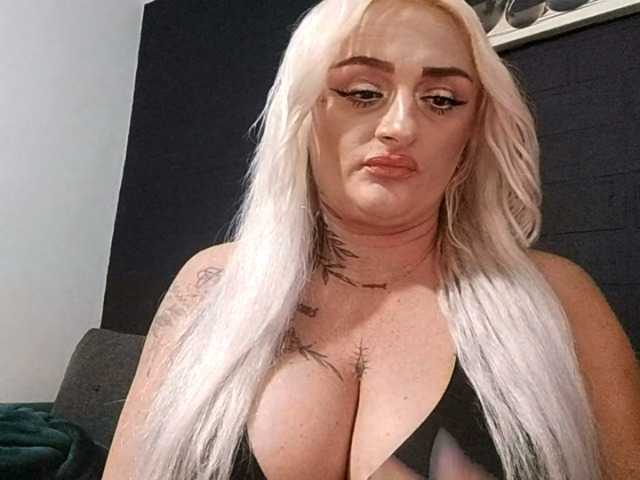 AnastasiaBlond live cam on BongaCams