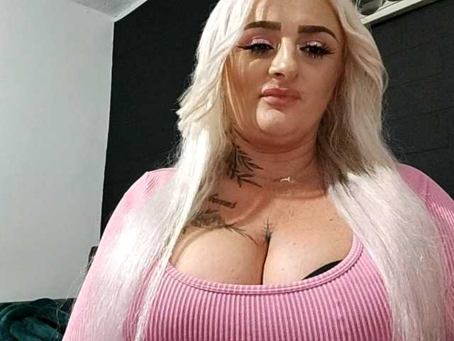 AnastasiaBlond live cam on UnifiedCams
