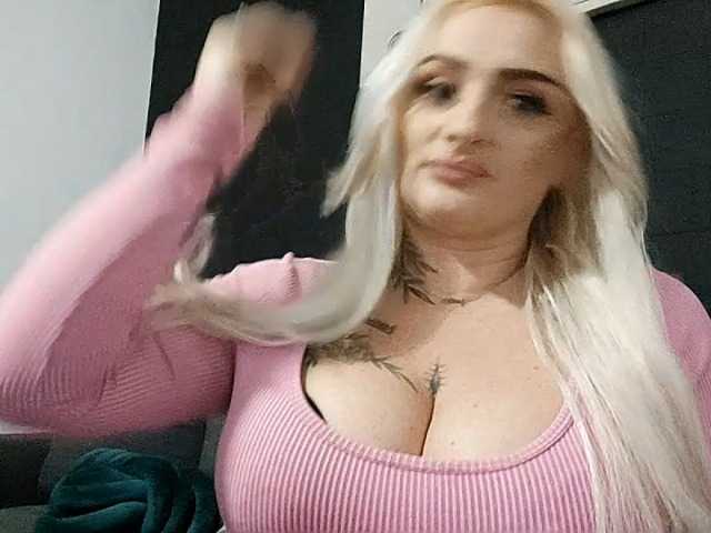 AnastasiaBlond live cam on BongaCams
