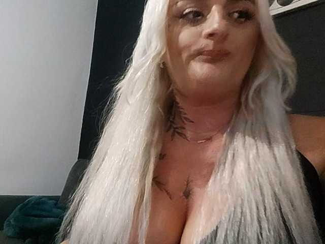 AnastasiaBlond live cam on BongaCams
