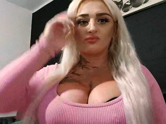 AnastasiaBlond live cam on BongaCams