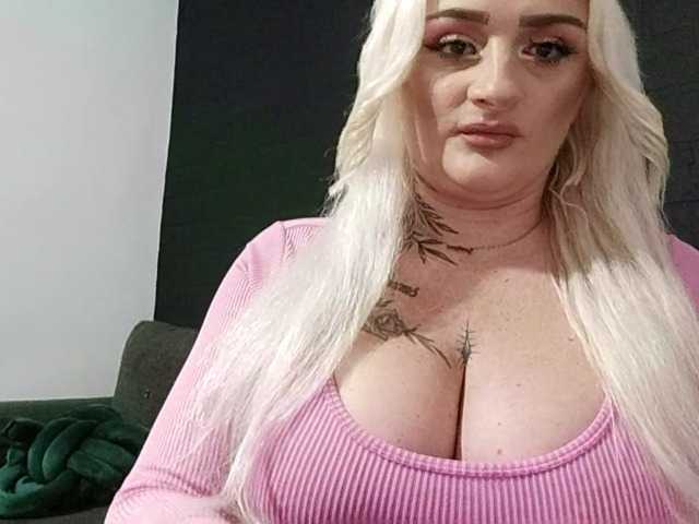 AnastasiaBlond live cam on BongaCams