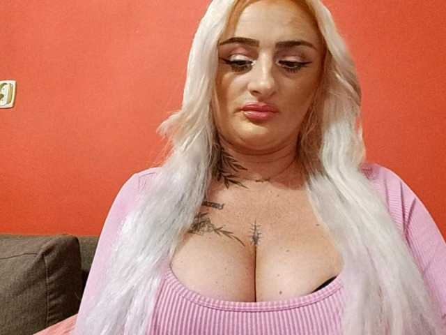 AnastasiaBlond live cam on BongaCams