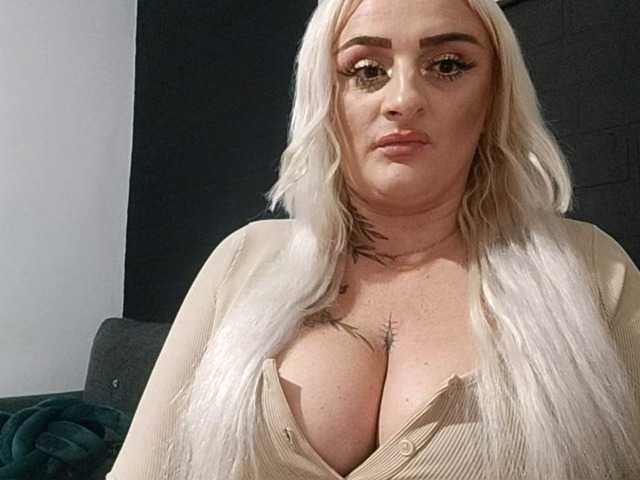 AnastasiaBlond live cam on BongaCams