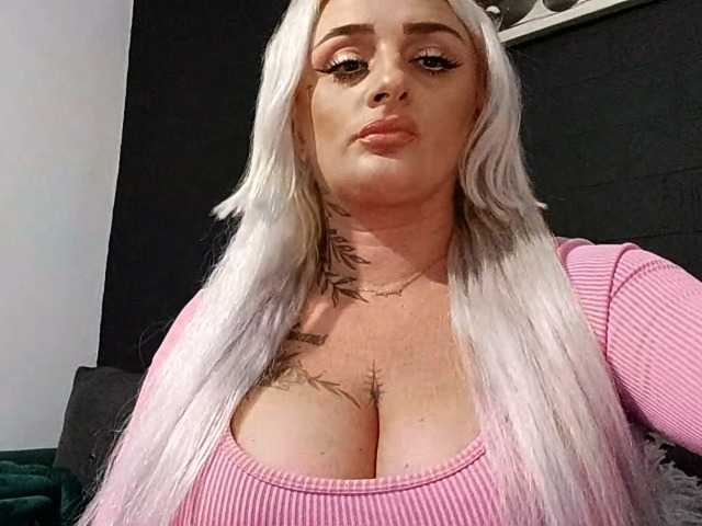 AnastasiaBlond live cam on BongaCams