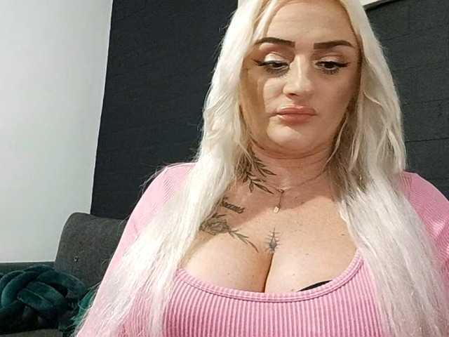 AnastasiaBlond live cam on BongaCams