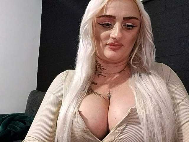 AnastasiaBlond live cam on BongaCams