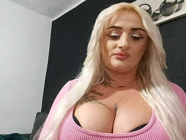 AnastasiaBlond live cam on BongaCams