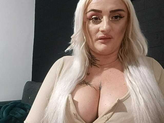 AnastasiaBlond live cam preview