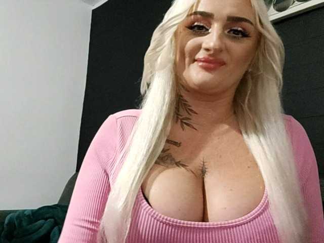 AnastasiaBlond live cam on BongaCams