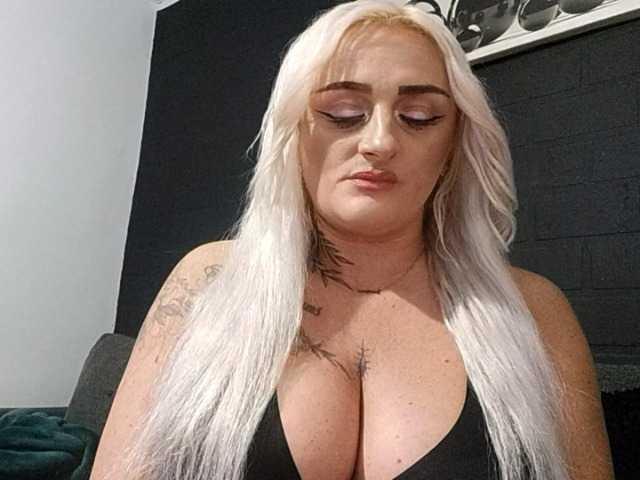 AnastasiaBlond live cam on BongaCams