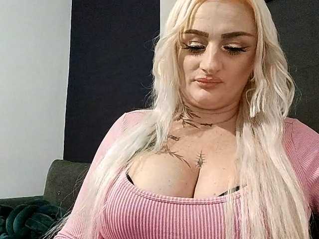 AnastasiaBlond live cam on BongaCams