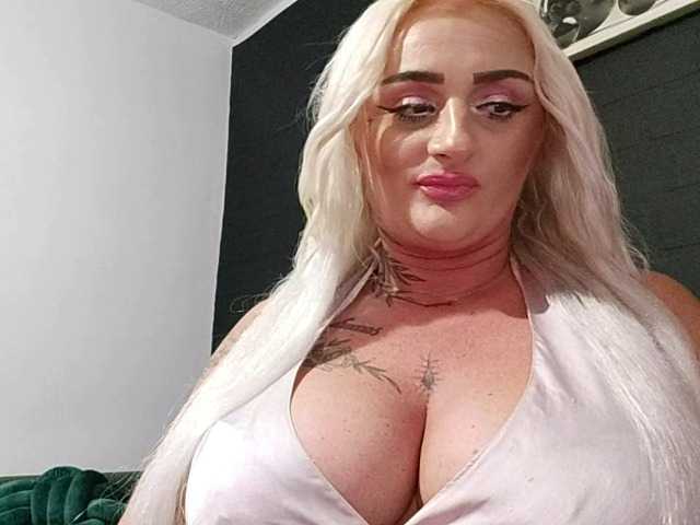 AnastasiaBlond live cam on BongaCams