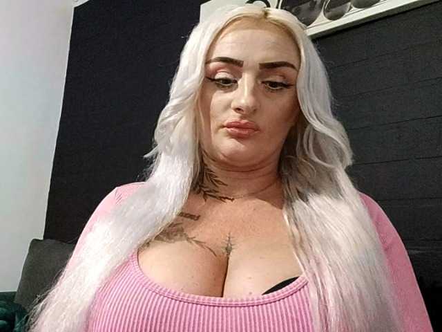 AnastasiaBlond live cam on BongaCams