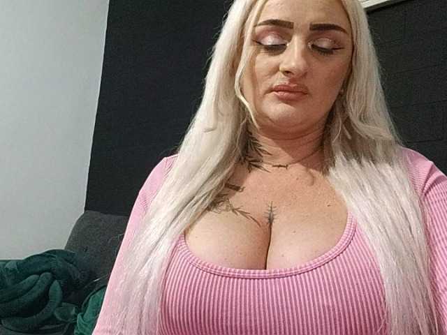 AnastasiaBlond live cam on BongaCams