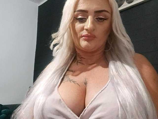 AnastasiaBlond live cam on BongaCams