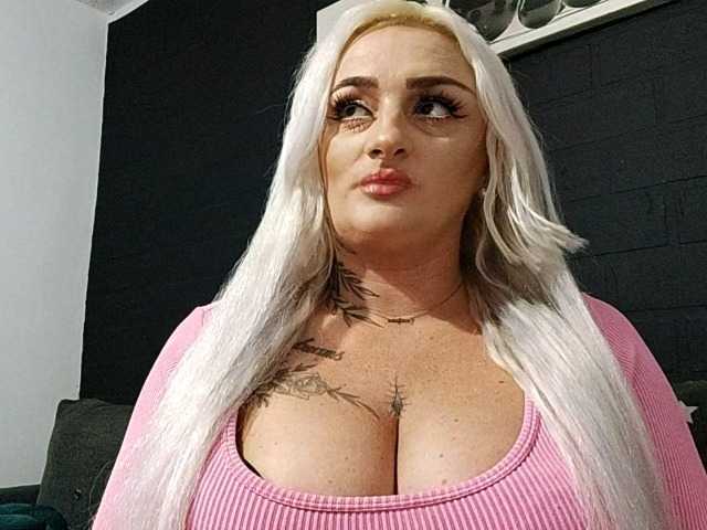 AnastasiaBlond live cam on BongaCams