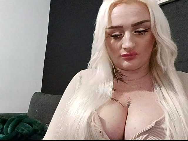 AnastasiaBlond live cam on BongaCams