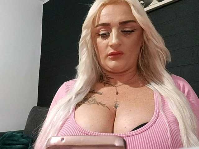 AnastasiaBlond live cam on BongaCams