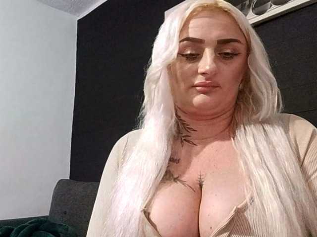 AnastasiaBlond live cam preview
