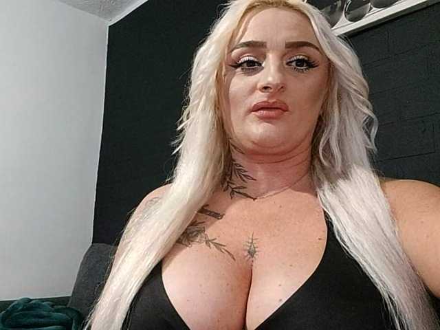 AnastasiaBlond live cam on BongaCams