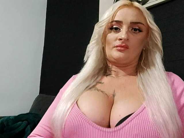 AnastasiaBlond live cam on BongaCams