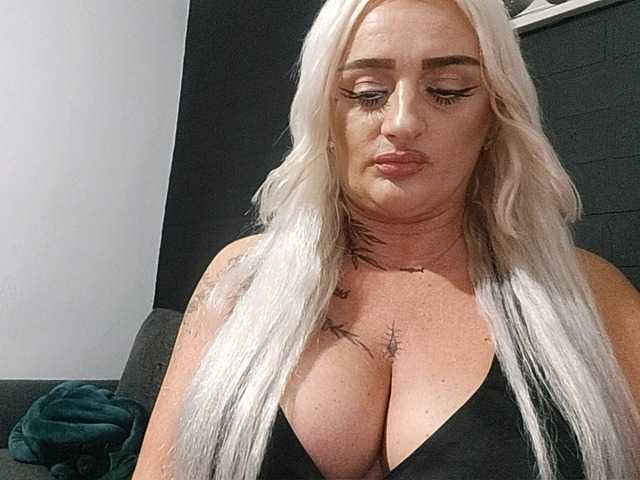 AnastasiaBlond live cam on BongaCams