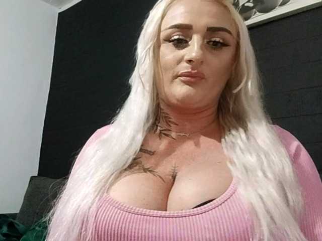 AnastasiaBlond live cam on BongaCams