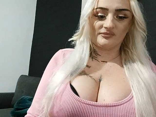 AnastasiaBlond live cam on BongaCams