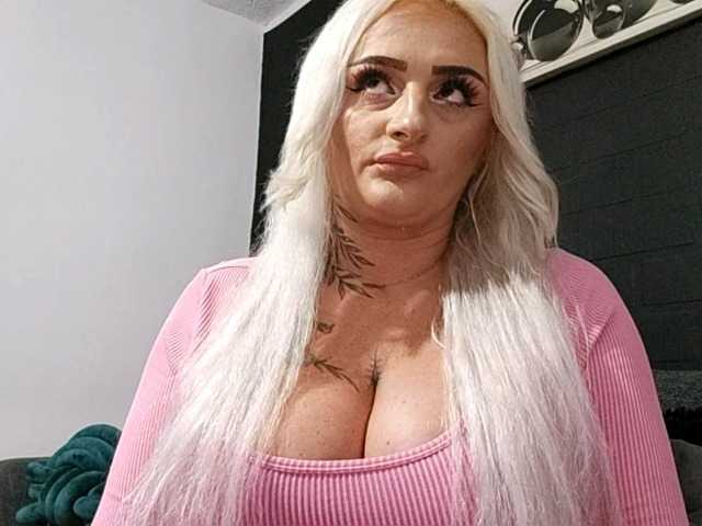 AnastasiaBlond live cam on BongaCams